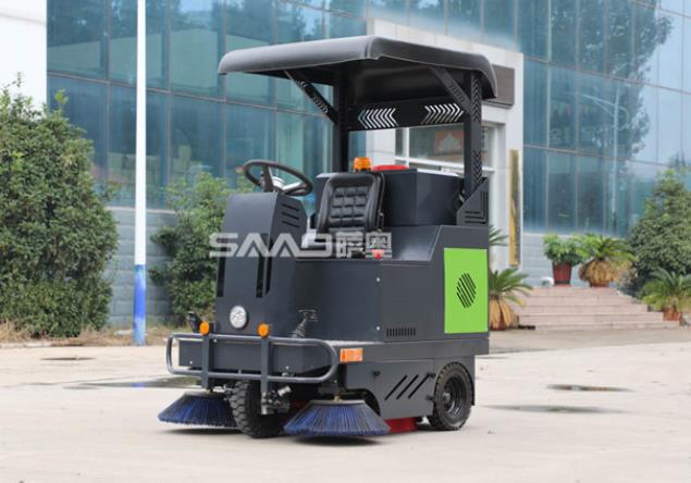 電動(dòng)掃地車尼龍刷采用高密度，不放走一絲灰塵