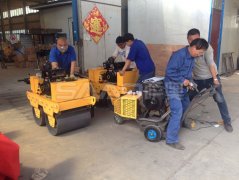 路面開槽機(jī)，小型手扶壓路機(jī)成功發(fā)往目的