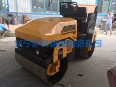 3噸全液壓壓路機(jī)、二次構(gòu)造柱泵成功發(fā)出