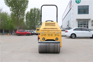 鋼輪式壓路機(jī)和輪胎壓路機(jī)有什么區(qū)別？